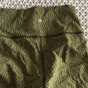 Beautiful lululemon legging perfect condition